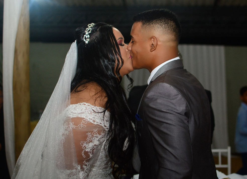 Casal se conheceu em cursinho preparatório para o concurso da PM no Tocantins — Foto: Rayane Castro/Divulgação