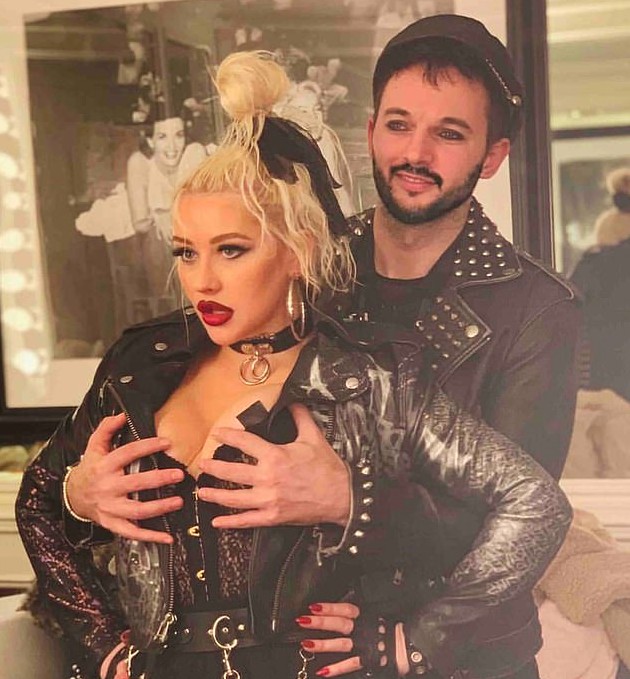 A cantora Christina Aguilera com o noivo (Foto: Instagram)