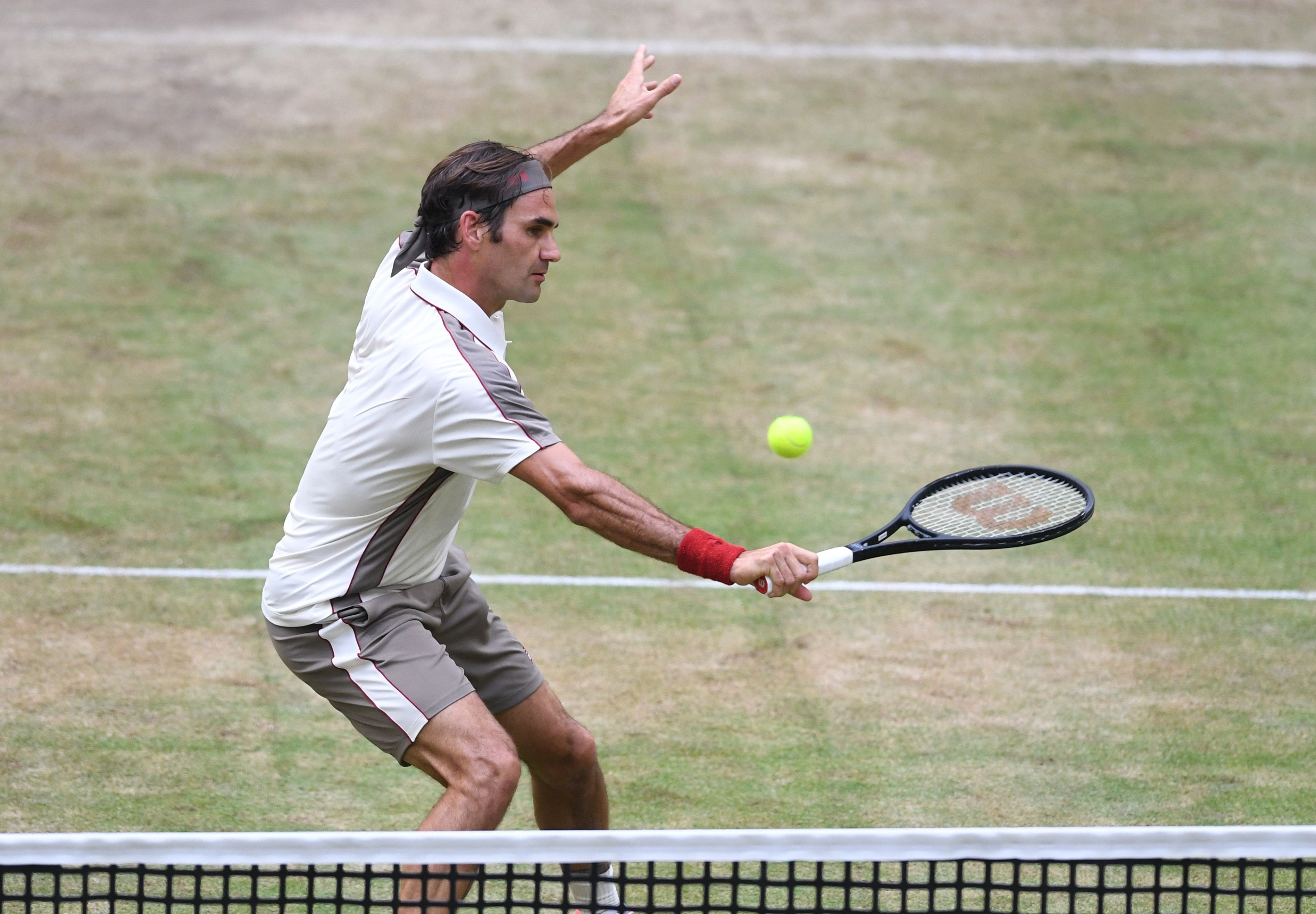 Federer está na semifinal em Halle