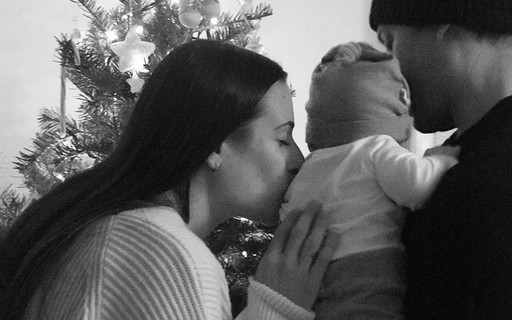 Lea Michele, com marido e o filho: "Tornar-me mãe foi a maior bênção"