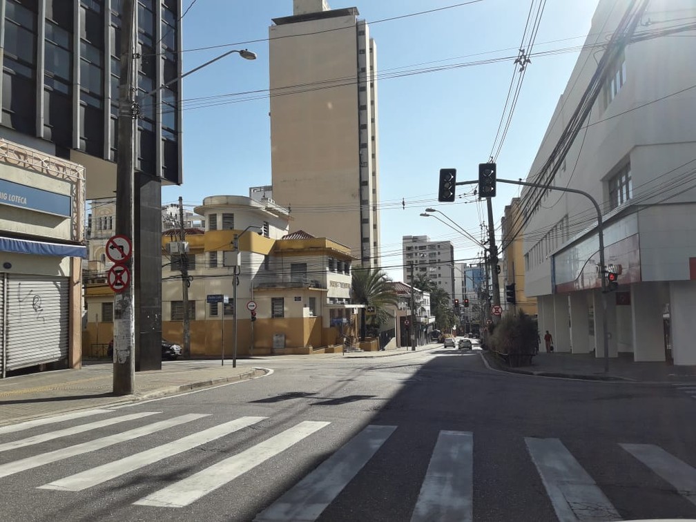 SOROCABA (SP) - Rua São Bento, em Sorocaba (SP), segue vazia nesta quinta-feira (26) — Foto: Guilherme de Moraes/Arquivo Pessoal