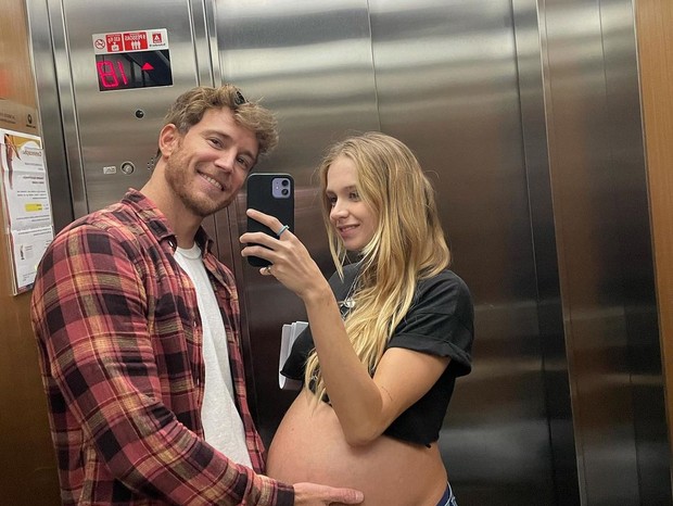 Isabella Scherer e  Rodrigo Calazans vão ter gêmeos (Foto: Reprodução/Instagram)