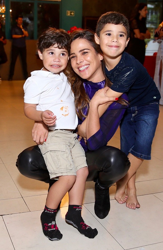 Wanessa Camargo com os filhos, José Marcus e João Francisco (Foto: Manuela Scarpa/Brazil News)