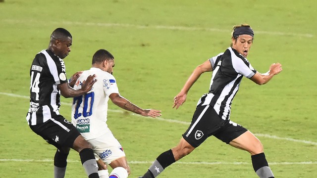 Botafogo e Fortaleza fizeram jogo bastante disputado no Nilton Santos