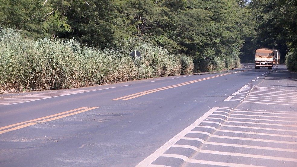 Condições da BR-365 no trecho entre Uberlândia e Patrocínio — Foto: TV Integração/Reprodução