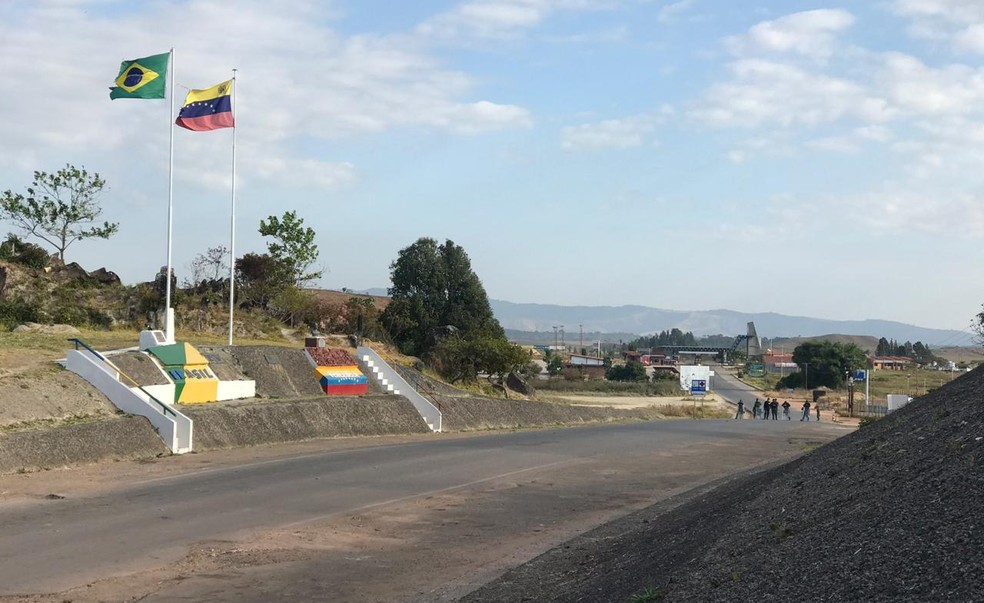 Fronteira da Venezuela amanhece fechada pelo 30Âº dia â€” Foto: Alan Chaves/ G1 RR