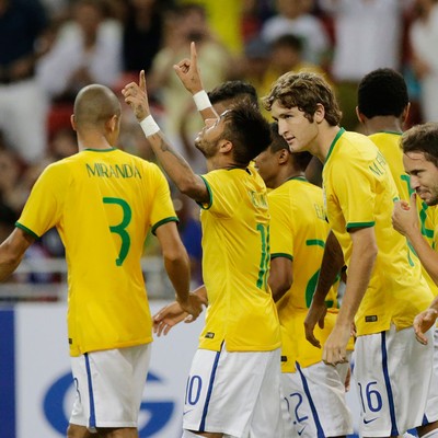 neymar gol Brasil x Japão (Foto: Reuters)