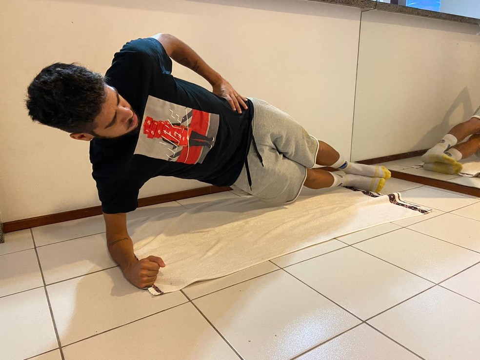 Victor Paraíba treina em casa na quarentena  — Foto: Victor Paraíba/Arquivo pessoal