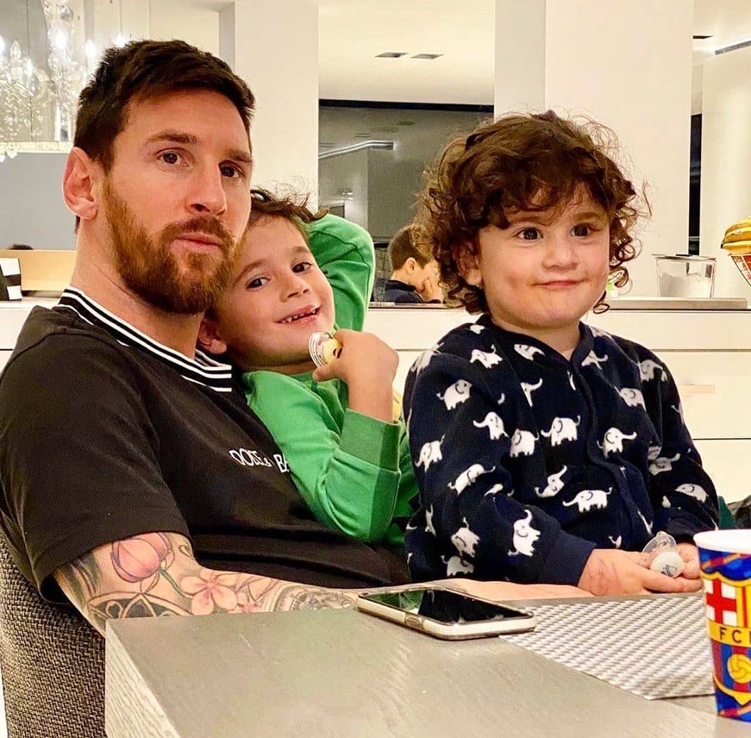 Lionel Messi pediu às pessoas que fiquem em casa durante a crise de Covid-19  no mundo (Foto: Reprodução/Instagram)