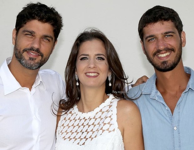  Bruno Cabrerizo com os irmãos, Isabella e Gabriel (Foto: Reprodução/Instagram)