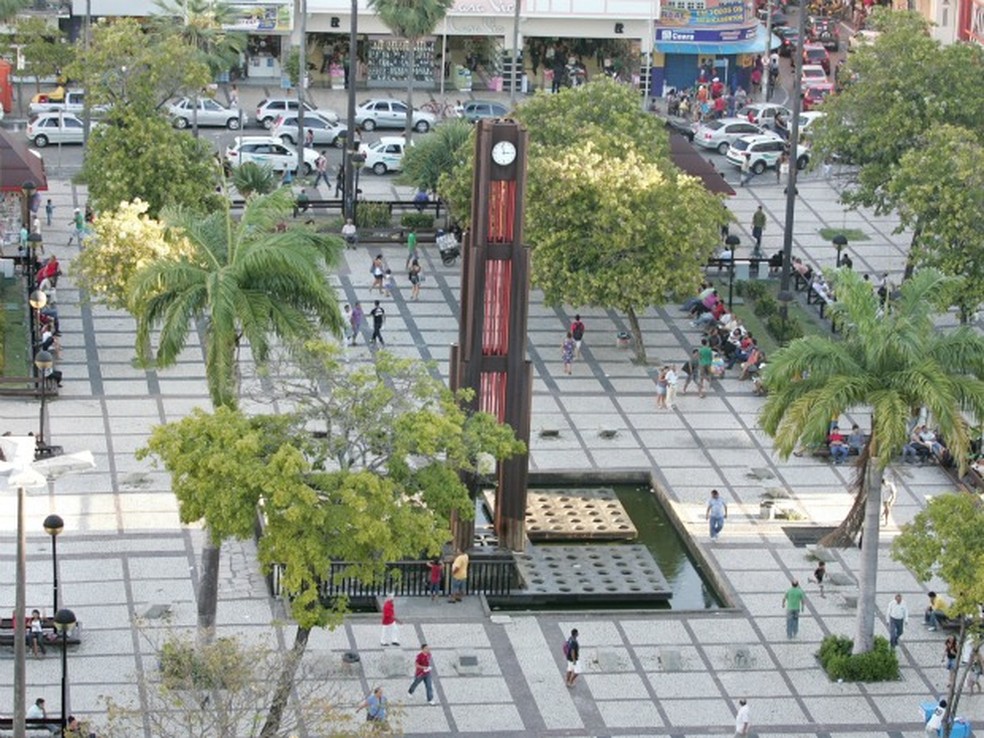 Na Praça do Ferreira, em Fortaleza (Foto: Agência Diário)