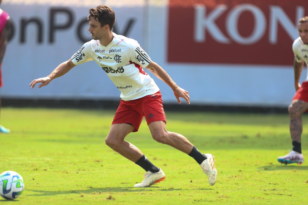 Rodrigo Caio em treino do Flamengo &mdash; Foto: Gilvan de Souza/Flamengo
