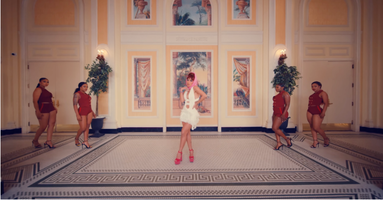 Hotel de luxo eleito por Anitta em novo clipe tem diárias de até R$ 2.500; conheça (Foto: Reprodução/YouTube)