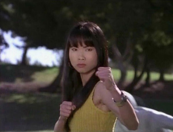 Ranger amarela na TV, a atriz Thuy Trang morreu em um acidente de carro em 2001 (Foto: Reprodução)