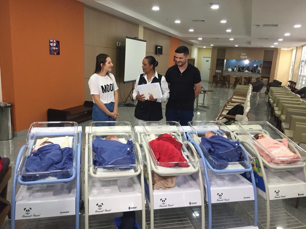 Crianças receberam alta do hospital na manhã desta quarta (27)  — Foto: Agência D’ale