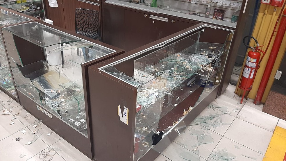 Joalheria funciona dentro de supermercado na Zona Leste de Teresina — Foto: Divulgação/PM