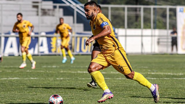Rafael Tavares tentou marcar, mas Jonathan evitou o gol