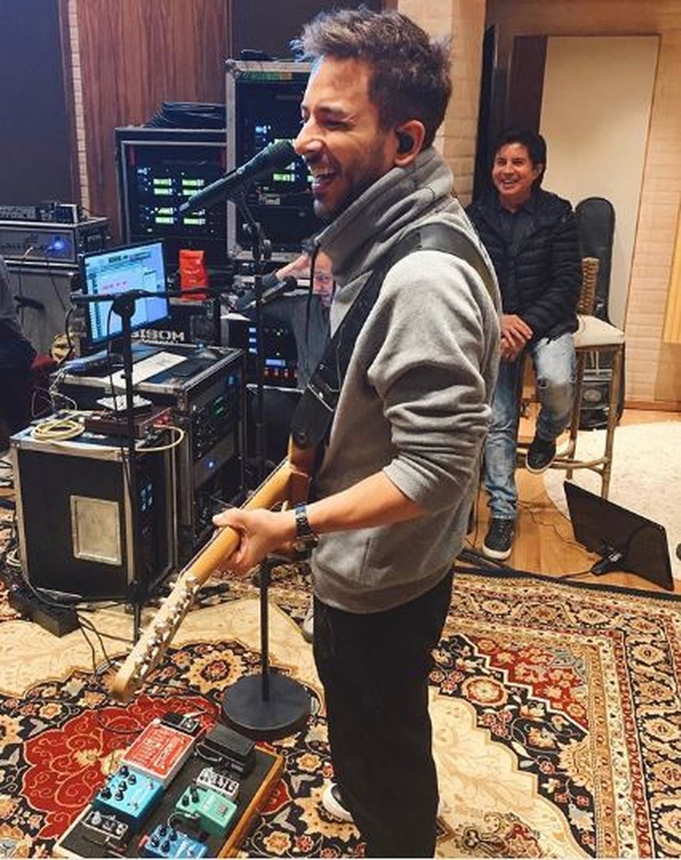 XororÃ³ acompanha ensaio de Junior para a turnÃª comemorativa com Sandy â€” Foto: ReproduÃ§Ã£o/Instagram