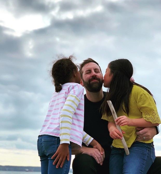  Josh Kelley com os filhos (Foto: Reprodução Instagram)