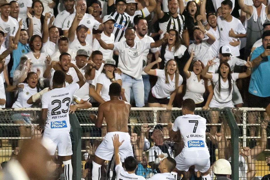 Após primeiro gol pelo Santos, Diogo Vitor admite: 