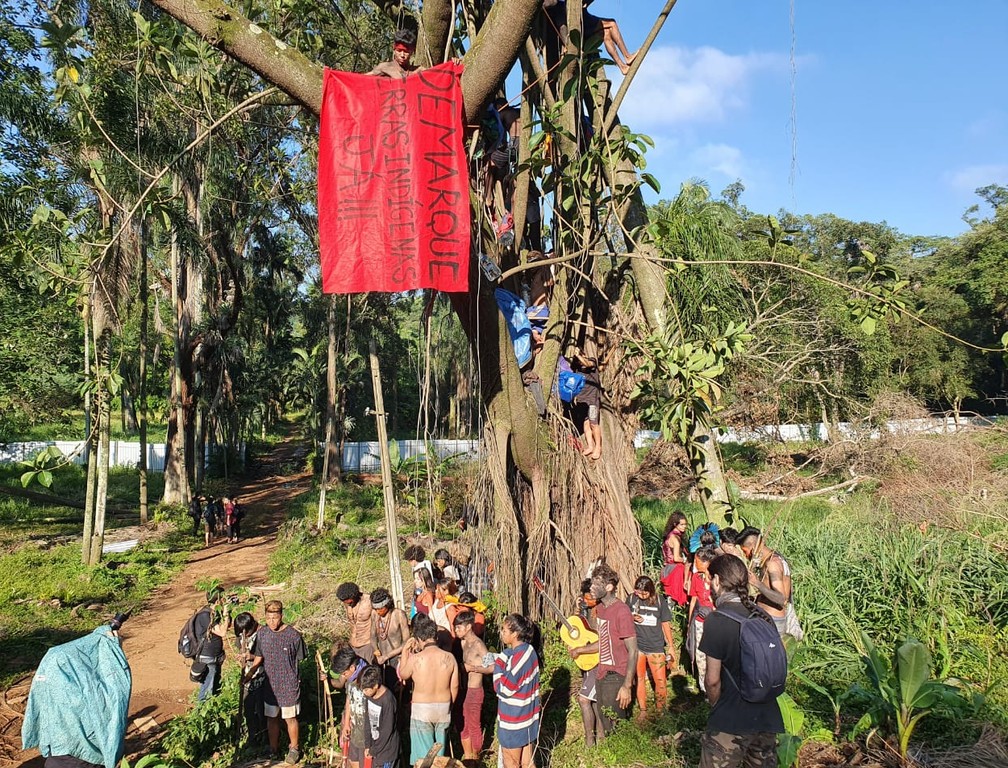 Indígenas dizem que não deixarão terreno durante reintegração de posse em SP — Foto: Bárbara Muniz Vieira/G1