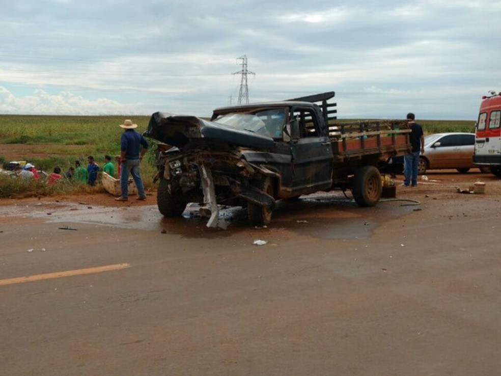 Produtor rural morre e quatro ficam feridos em acidente na 
