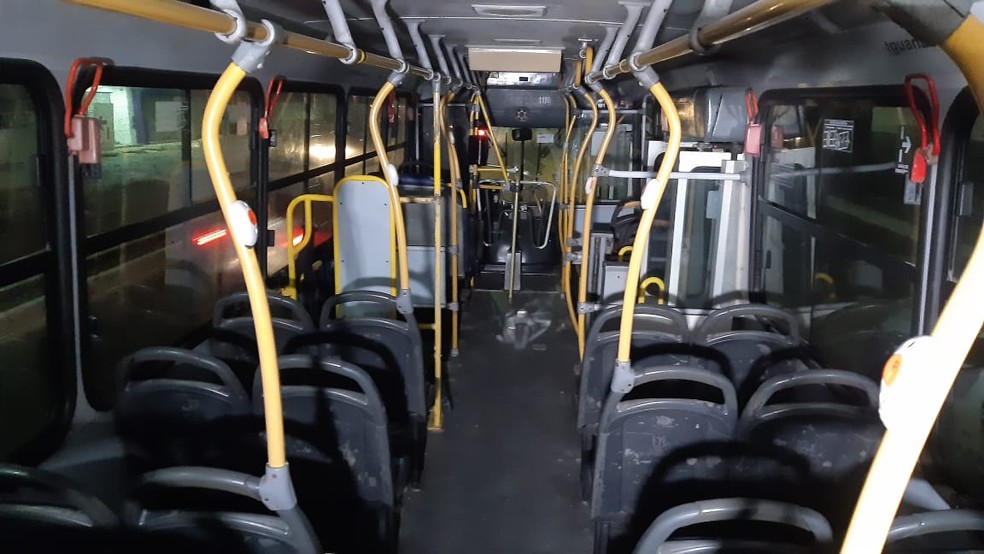 Ônibus foi assalto na Ponte Newton Navarro, em Natal — Foto: Sérgio Henrique Santos/Inter TV Cabugi