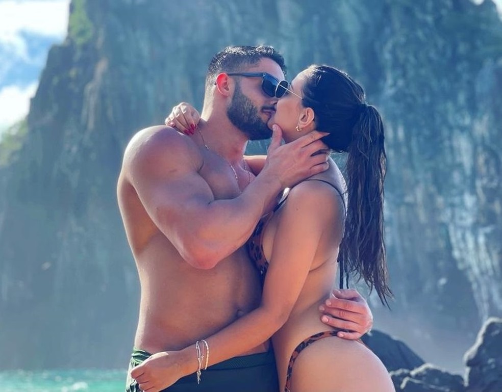 Ivy Moraes e Fernando Borges passaram o Dia dos Namorados em Fernando de Noronha  — Foto: Divulgação