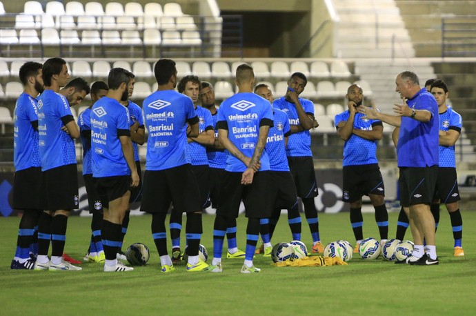 Grêmio enfrenta quedas no 2º tempo e tem desafio de encontrar equilíbrio