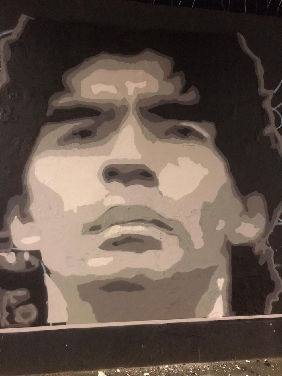 Santos homenageia Maradona em muro do CT Rei Pelé — Foto: Reprodução