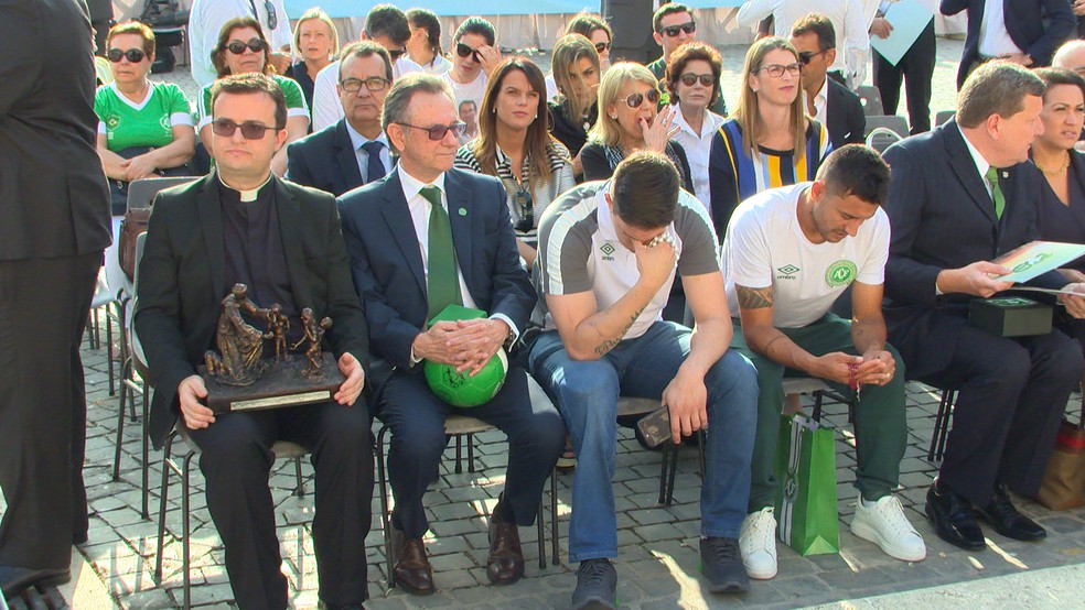 Follmann e Ruschel emocionados no Vaticano (Foto: Ivan Raupp)