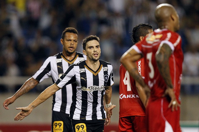 Rodrigo Pimpão marca gol do Botafogo contra o Mogi Mirim (Foto: Vitor Silva / SSPress)