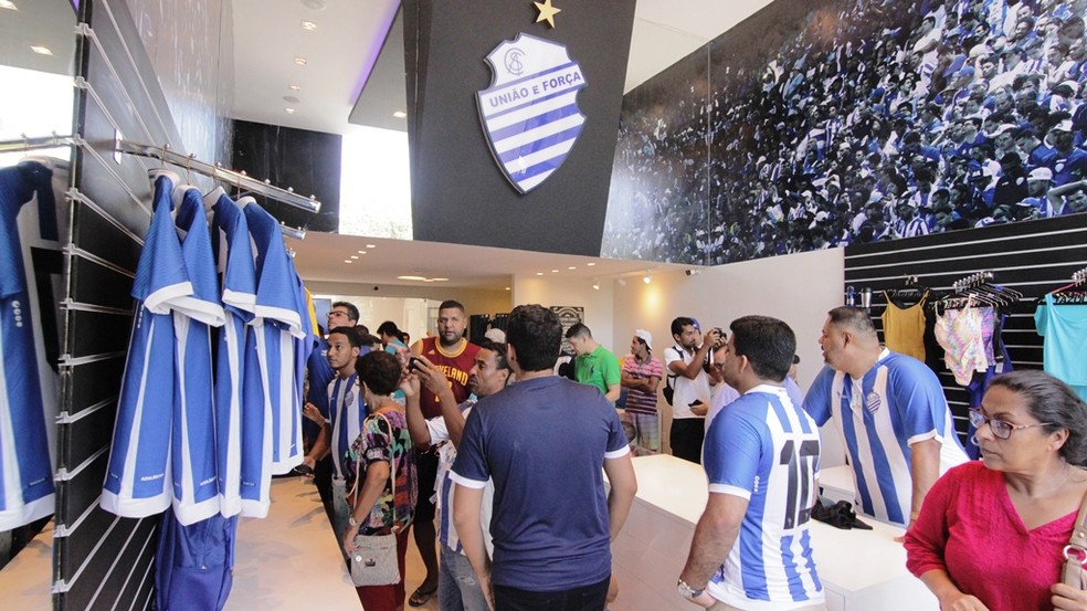 Bilhetes para a torcida do CSA voltaram a ser vendidos na Loja do Azulão — Foto: Divulgação/Ascom CSA
