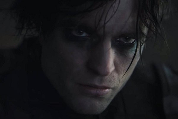O ator Robert Pattinson como o protagonista do aguardado Batman, previsto para outubro de 2021 (Foto: Reprodução)
