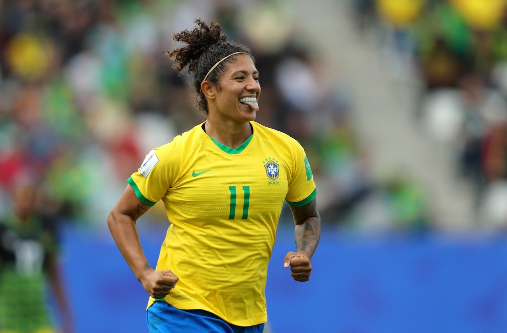 Porque Cristiane não jogando na seleção brasileira?