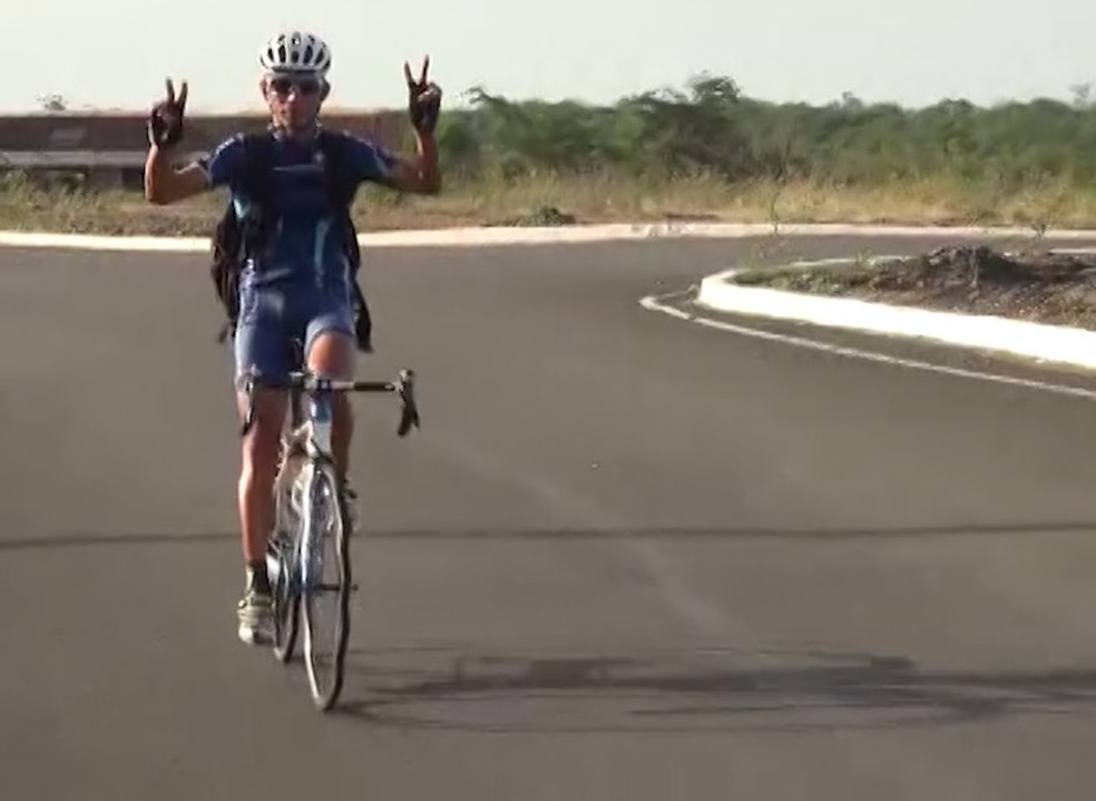Ciclista piauiense pedalou mais de 2.500 km (Foto: Reprodução/Tv Clube)