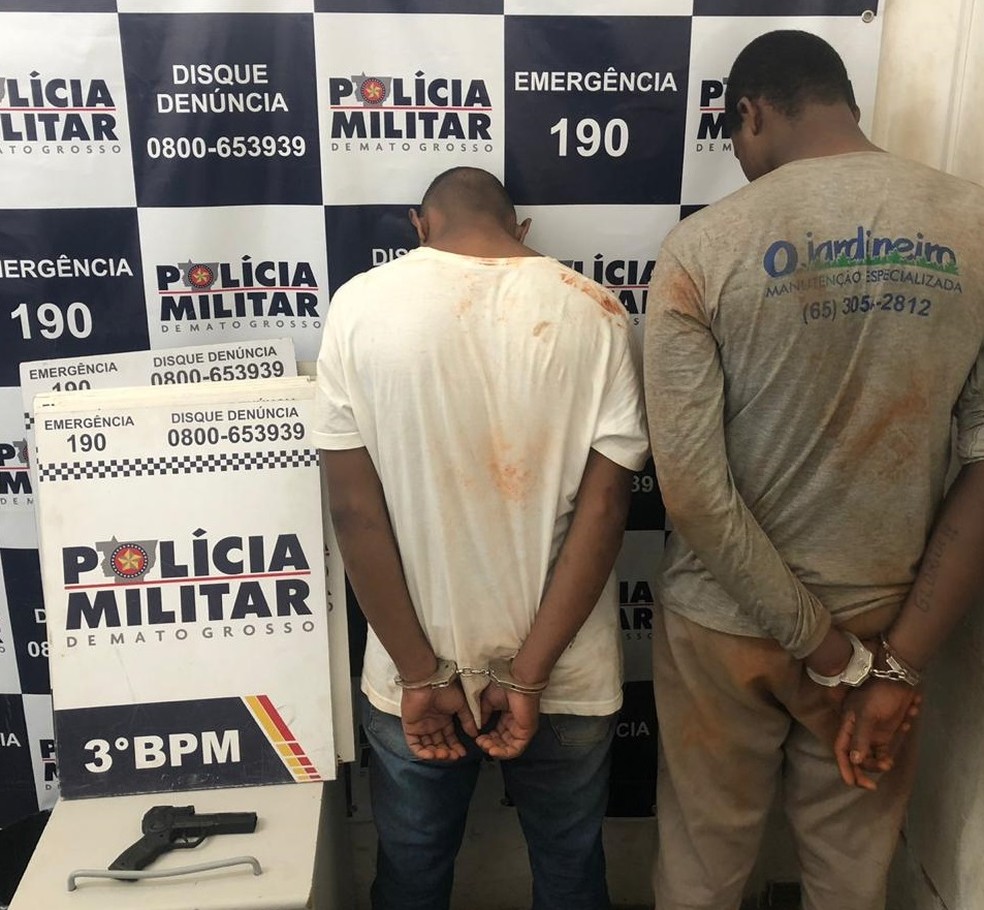 Suspeitos são presos após tentativa de assalto em chácara no Distrito de Coxipó do Ouro — Foto: Polícia Militar - MT