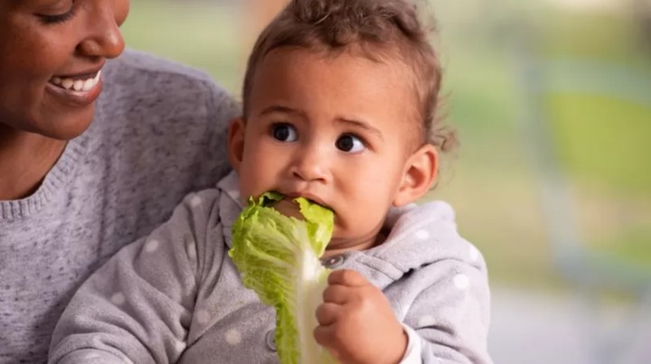 Falta de vitaminas e minerais nos primeiros anos de vida pode ter repercussão durante toda a vida, apontam pesquisas (Foto: Getty Images via BBC)