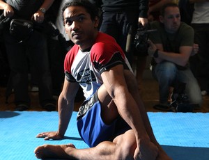 ufc_bensonhenderson_get.jpg