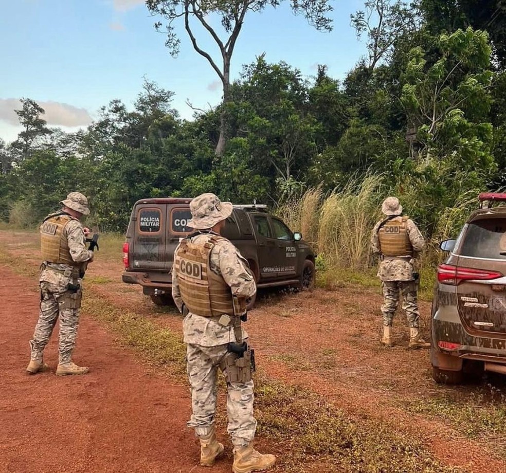 Operação Canguçu: Criminosos se esconderam em árvores após entraram à Ilha do Bananal, durante fuga pelo Tocantins — Foto: Reprodução/Instagram