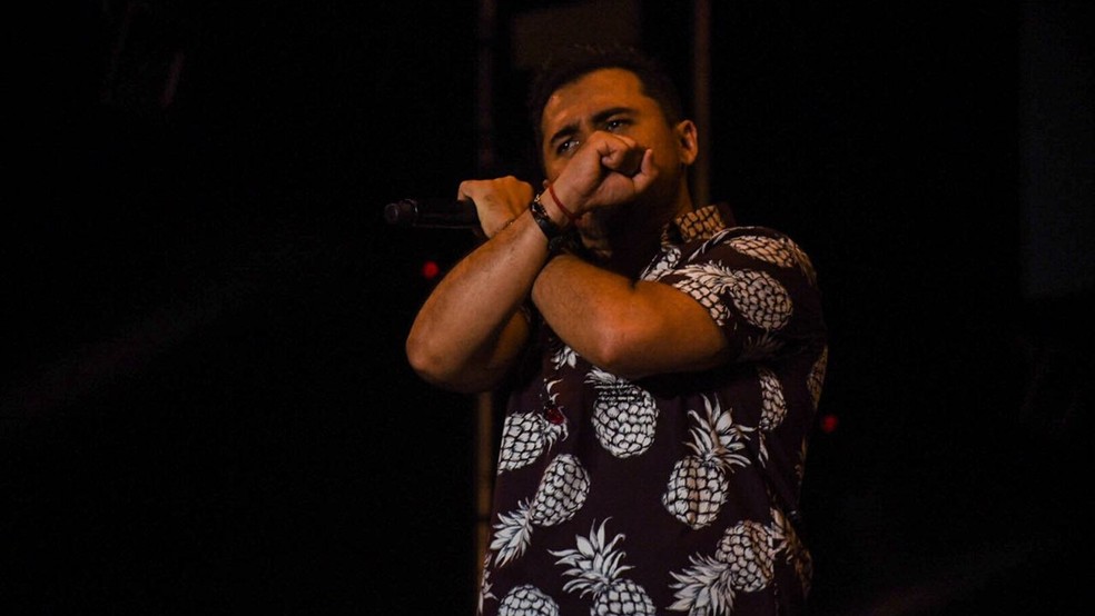 Xand Avião faz o X do comandante no Fest Verão Paraíba 2018 (Foto: Igor do Ó/Divulgação)