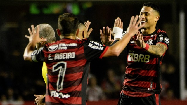 São Paulo x Flamengo: Everton Ribeiro e João Gomes comemoram