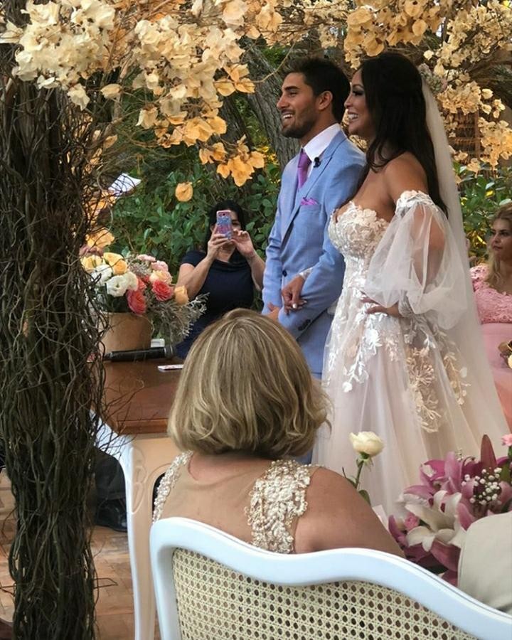 Carol Nakamura e Guilherme Leonel se casam (Foto: Reprodução/Instagram)