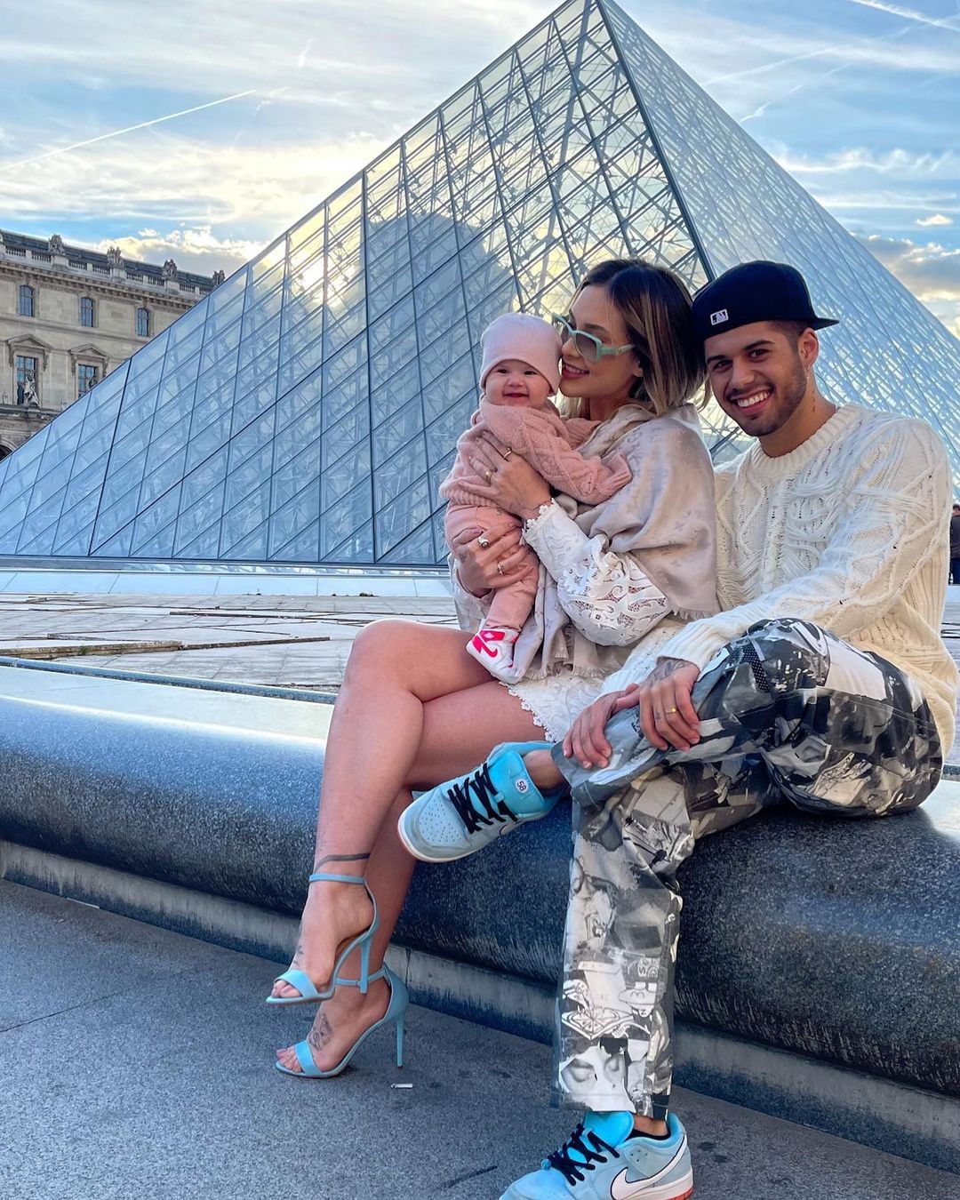 Virginia e a família em Paris (Foto: Reprodução / Instagram)