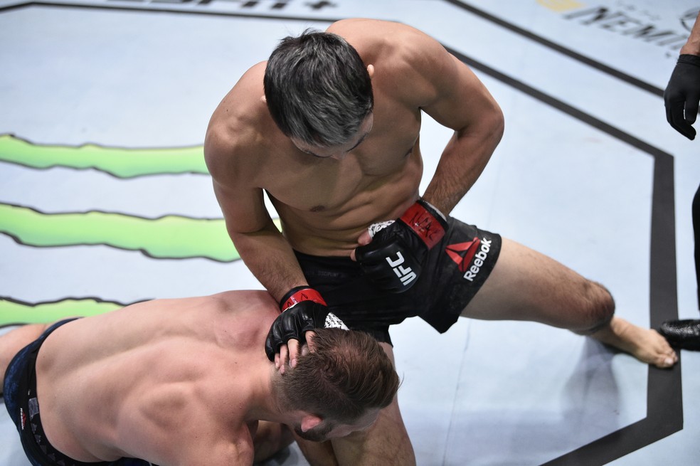 Takashi Sato Jason Witt UFC: Poirier x Hooker — Foto: Getty Images