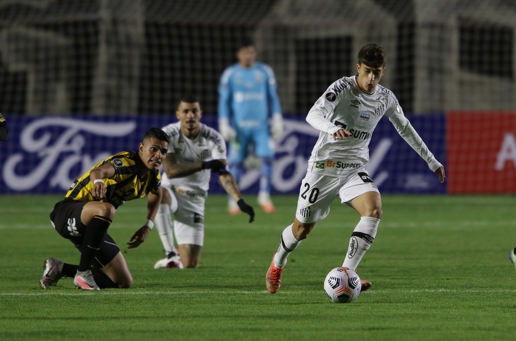 Gabriel Pirani em The Strongest x Santos — Foto: Staff Images / CONMEBOL