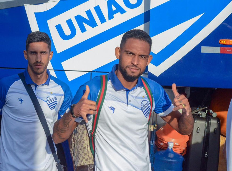 Vitor Costa retorna à lateral do CSA — Foto: Augusto Oliveira/Ascom CSA