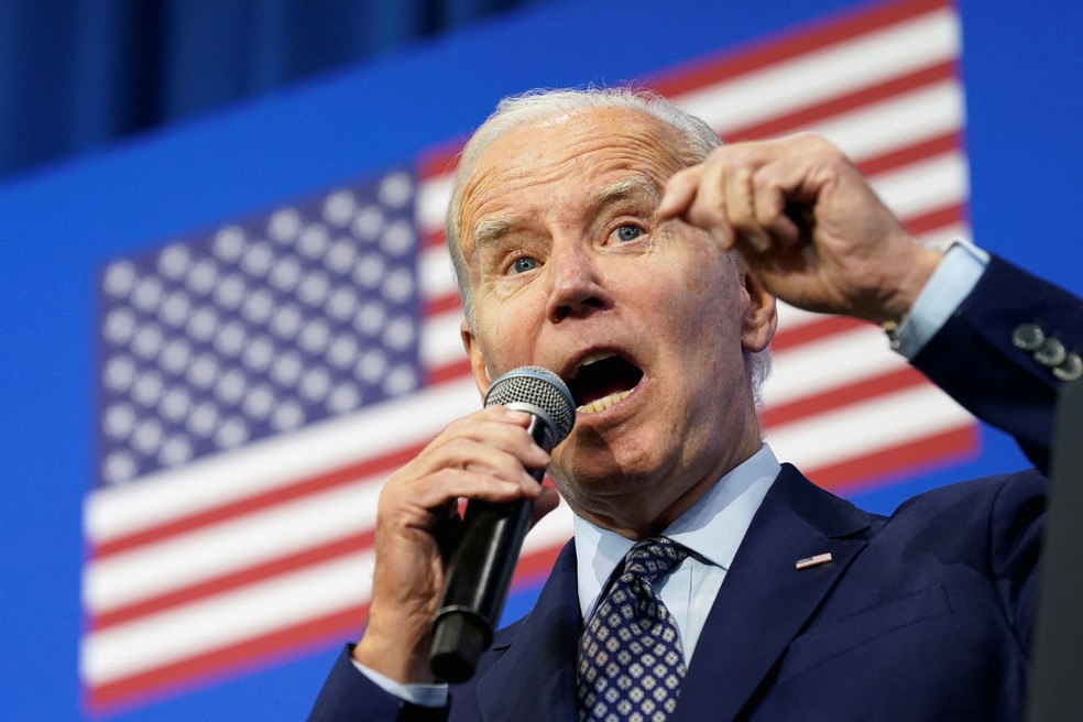 Joe Biden faz campanha durante as eleições de meio de mandato, em 3 de novembro de 2022 — Foto: Kevin Lamarque/Reuters