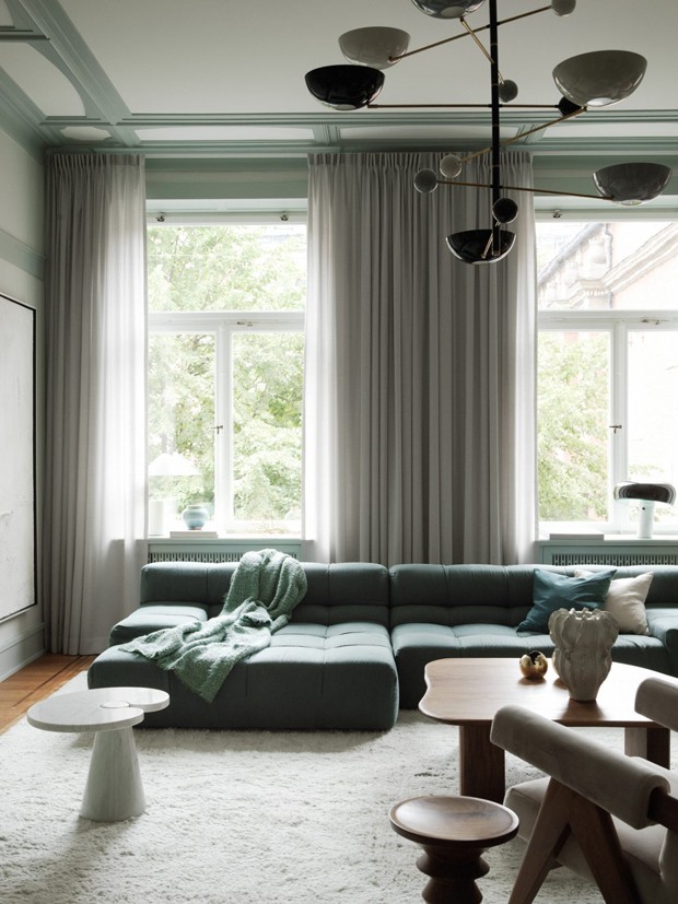 Décor do dia: sofá em tom de verde suave na sala de estar (Foto: Divulgação)