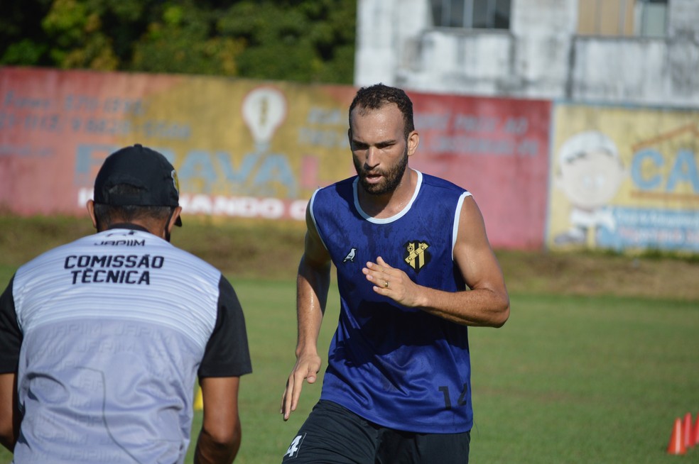 Lateral-direito Magnum, ex-Amazonas FC, é uma das novidades do Japiim neste retorno — Foto: Jivago Lemos/Ascom Castanhal